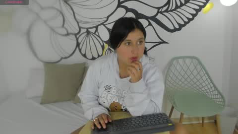  Emma  online show from April 15, 2026, 7:54 pm