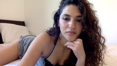 Snapshot of emmababy2322 chatting on January 9, 2025, 8:33 pm Emma online show from January 9, 2025, 8:33 pm