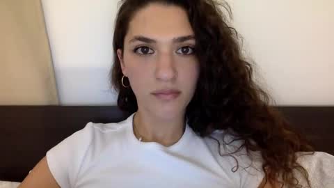 Snapshot of emmababy2322 chatting on January 14, 2025, 8:37 pm Emma online show from January 14, 2025, 8:37 pm