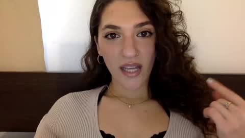 Snapshot of emmababy2322 chatting on January 15, 2025, 5:47 pm Emma online show from January 15, 2025, 5:47 pm