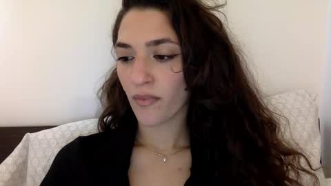 Snapshot of emmababy2322 chatting on January 24, 2025, 6:04 pm Emma online show from January 24, 2025, 6:04 pm