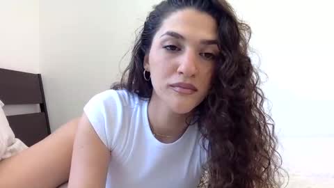 Snapshot of emmababy2322 chatting on February 14, 2025, 5:46 pm Emma online show from February 14, 2025, 5:46 pm