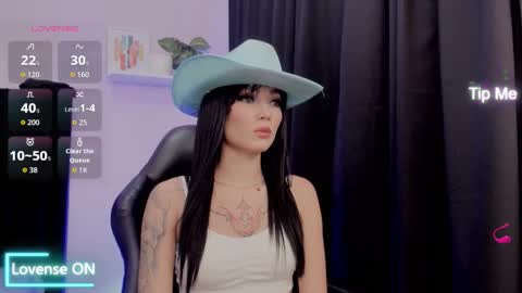 Snapshot of emmabridgerton chatting on October 25, 2025, 8:25 pm Emma online show from October 25, 2025, 8:25 pm