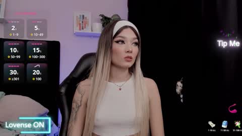 Snapshot of emmabridgerton chatting on November 8, 2025, 3:29 am Emma online show from November 8, 2025, 3:29 am