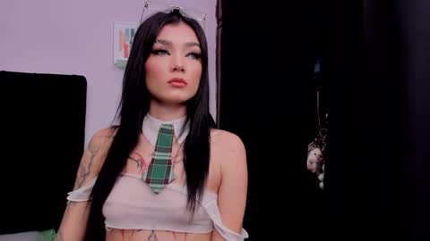 Snapshot of emmabridgerton chatting on November 21, 2025, 2:32 am Emma online show from November 21, 2025, 2:32 am