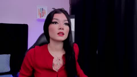 Snapshot of emmabridgerton chatting on November 25, 2025, 8:53 pm Emma online show from November 25, 2025, 8:53 pm