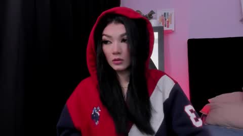 Snapshot of emmabridgerton chatting on January 9, 2026, 9:27 pm Emma online show from January 9, 2026, 9:27 pm