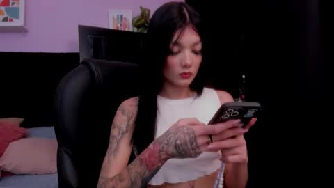 Snapshot of emmabridgerton chatting on February 3, 2026, 7:19 pm Emma online show from February 3, 2026, 7:19 pm