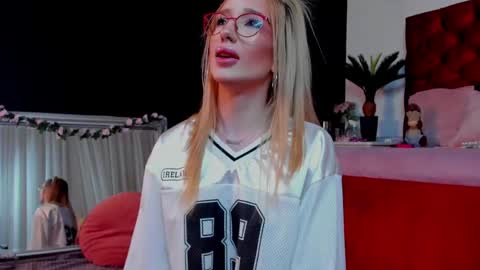 Em online show from May 30, 2026, 3:47 am