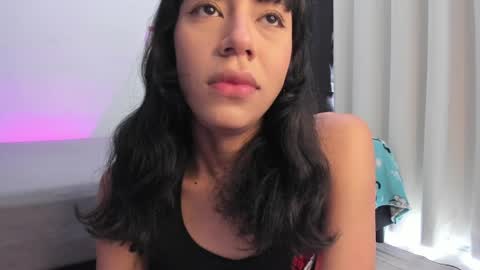 emmaclark_1 online show from May 25, 2026, 8:48 pm