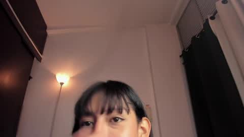 emmaclark_1 online show from May 27, 2026, 1:57 am