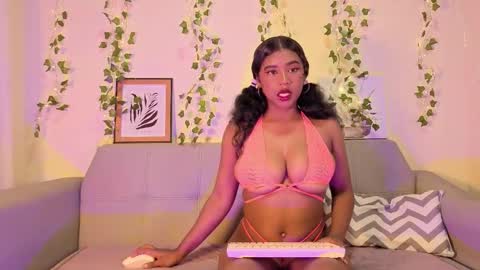 Snapshot of emmaconneer chatting on September 28, 2025, 1:44 am Emma online show from September 28, 2025, 1:44 am