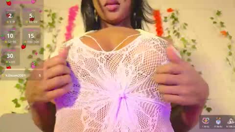 Snapshot of emmaconneer chatting on December 19, 2025, 4:14 pm Emma online show from December 19, 2025, 4:14 pm