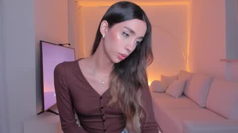 Emma voger online show from October 21, 2025, 2:23 am