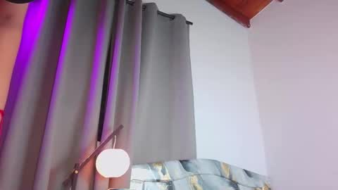 Snapshot of emmadembers chatting on December 2, 2025, 9:21 pm emmadembers online show from December 2, 2025, 9:21 pm