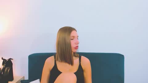 Snapshot of emmadesire chatting on December 22, 2025, 7:00 pm emmadesire online show from December 22, 2025, 7:00 pm