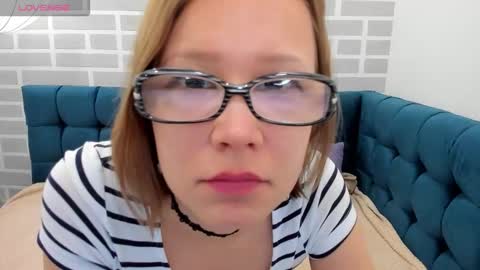 Snapshot of emmaethereal chatting on February 2, 2026, 1:37 am Emma 3 online show from February 2, 2026, 1:37 am