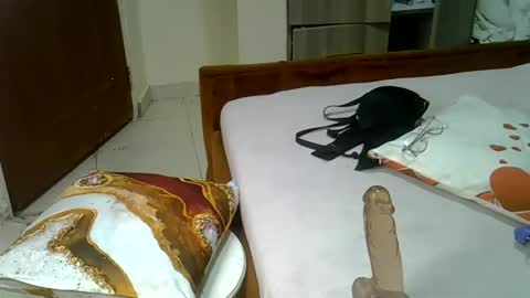 Emma online show from February 16, 2025, 11:16 pm