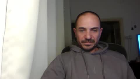 Ariel online show from February 4, 2025, 8:28 pm