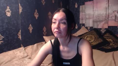 EmmaGoldX online show from October 31, 2025, 4:57 am