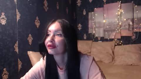 EmmaGoldX online show from November 3, 2025, 9:32 am