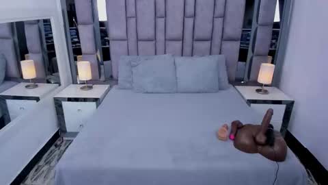 EMMA HILL online show from March 25, 2026, 11:05 am