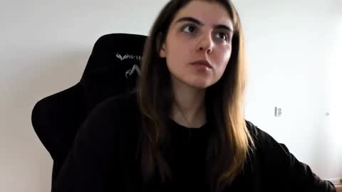 Snapshot of emmamon chatting on September 13, 2025, 9:42 am Emma online show from September 13, 2025, 9:42 am