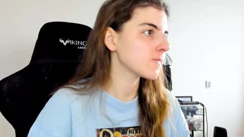 Snapshot of emmamon chatting on December 1, 2025, 9:36 am Emma online show from December 1, 2025, 9:36 am