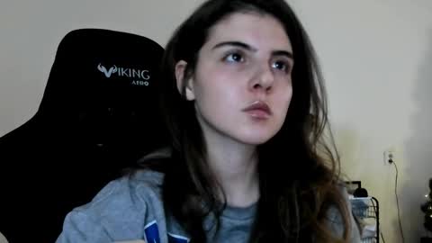 Snapshot of emmamon chatting on January 6, 2026, 1:37 pm Emma online show from January 6, 2026, 1:37 pm