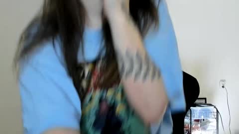 Snapshot of emmamon chatting on January 14, 2026, 2:23 pm Emma online show from January 14, 2026, 2:23 pm