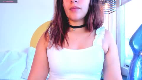 emmanaughty_ online show from November 9, 2025, 3:32 pm