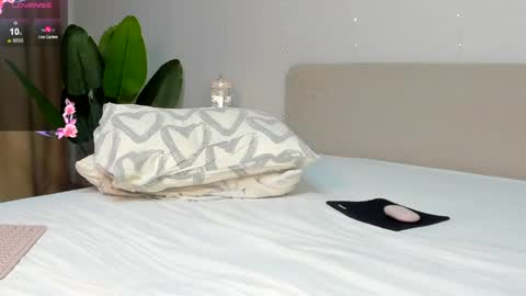 Snapshot of emmanuelleee chatting on April 1, 2026, 1:41 pm emmanuelleee online show from April 1, 2026, 1:41 pm