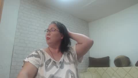 Snapshot of emmasquirt69 chatting on February 1, 2026, 8:40 pm emmasquirt69 online show from February 1, 2026, 8:40 pm