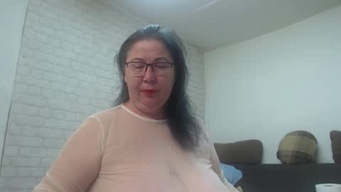 Snapshot of emmasquirt69 chatting on February 15, 2026, 8:16 pm emmasquirt69 online show from February 15, 2026, 8:16 pm
