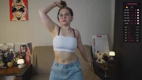 Mia online show from December 4, 2025, 4:11 am