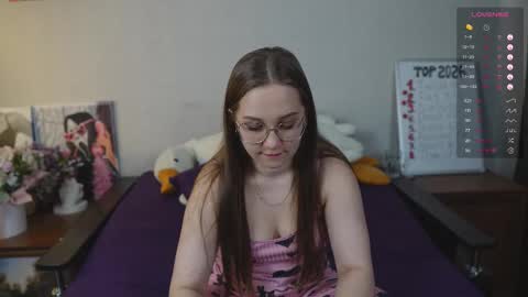 Snapshot of emmatiny chatting on January 18, 2026, 5:28 pm Mia online show from January 18, 2026, 5:28 pm