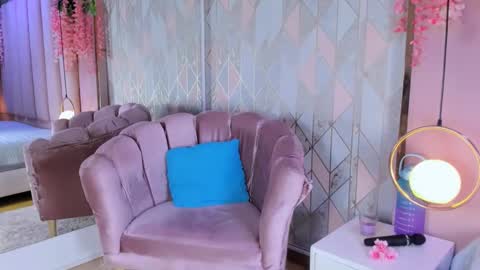 emmawilliams_2 online show from September 25, 2025, 9:07 pm