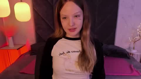 Snapshot of emmazing_ chatting on December 5, 2025, 9:00 pm Iris online show from December 5, 2025, 9:00 pm