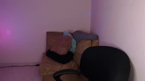 Snapshot of emmi_0 chatting on February 10, 2026, 4:38 am Emily Independent model online show from February 10, 2026, 4:38 am