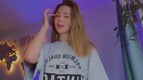 Snapshot of emmi_rosee chatting on March 5, 2025, 9:16 am Miss Emmi online show from March 5, 2025, 9:16 am