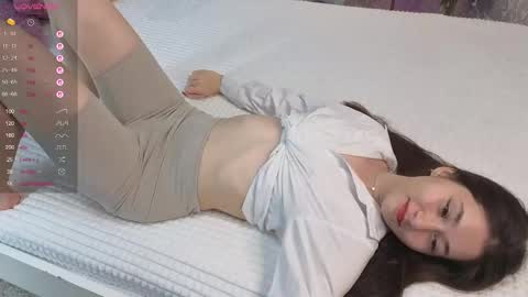 Emmi online show from November 6, 2025, 11:44 am