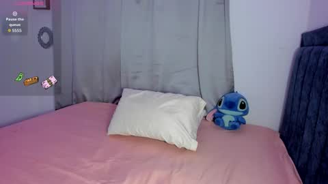 Snapshot of emmie_bunny chatting on November 10, 2025, 10:31 pm Emmie online show from November 10, 2025, 10:31 pm