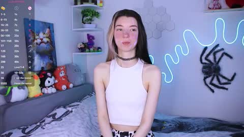 Snapshot of emmie_everly chatting on February 4, 2026, 12:33 pm emmie_everly online show from February 4, 2026, 12:33 pm