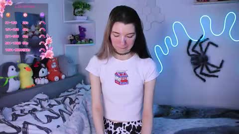 Snapshot of emmie_everly chatting on February 15, 2026, 11:19 am emmie_everly online show from February 15, 2026, 11:19 am