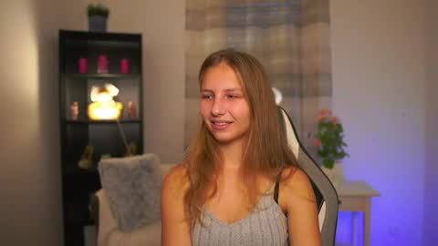 Snapshot of emmie_murray chatting on December 20, 2025, 2:35 pm Emmie online show from December 20, 2025, 2:35 pm