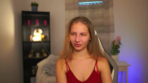 Snapshot of emmie_murray chatting on February 14, 2026, 1:19 pm Emmie online show from February 14, 2026, 1:19 pm