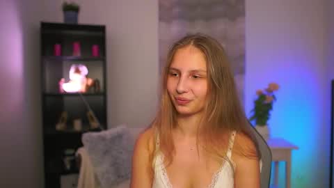 Snapshot of emmie_murray chatting on March 12, 2026, 7:53 pm Emmie online show from March 12, 2026, 7:53 pm