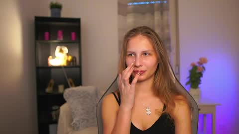 Snapshot of emmie_murray chatting on April 5, 2026, 1:41 pm Emmie online show from April 5, 2026, 1:41 pm
