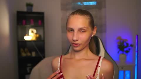 Snapshot of emmie_murray chatting on June 28, 2026, 2:12 pm Emmie online show from June 28, 2026, 2:12 pm