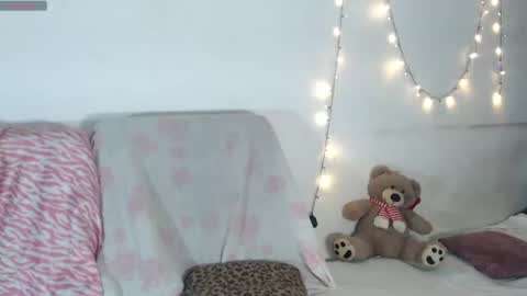 Emely online show from June 21, 2026, 4:37 am